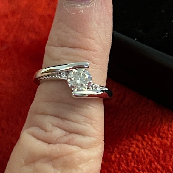 4ct Six Prong Round Cut Moissanite Ring – Findurings Luxury Moissanite Diamond‎ Ring size 6